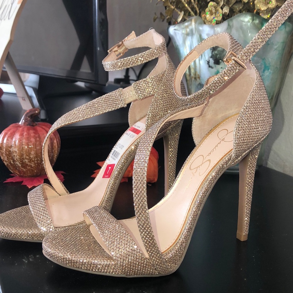 Jessica Simpson size 7